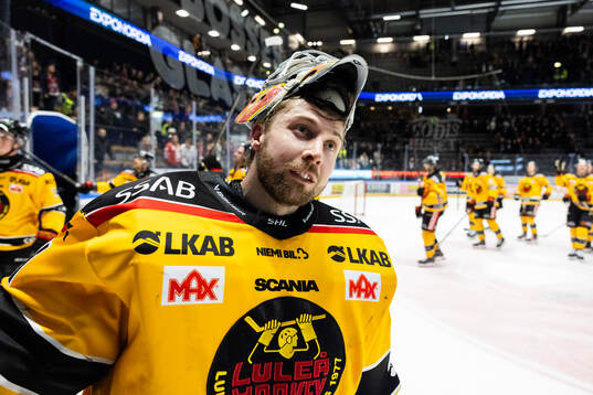 Luleås målvakt Joel Lassinantti jublar