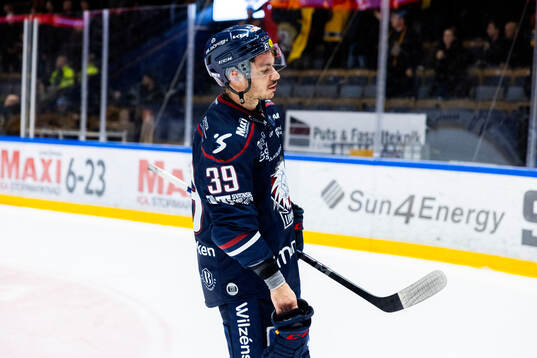 Linköpings Ty Rattie deppar
