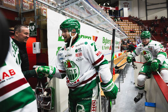Rögles Jesper Pettersson jublar
