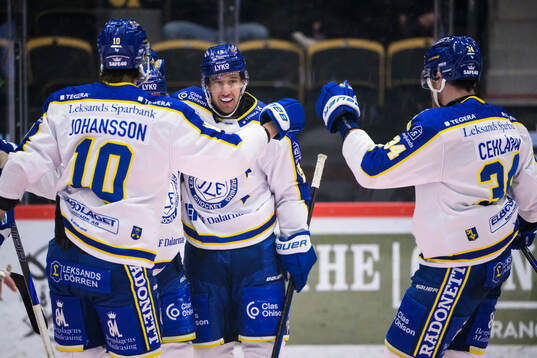 Leksands Max Veronneau och Justin Glenn Kloos jublar