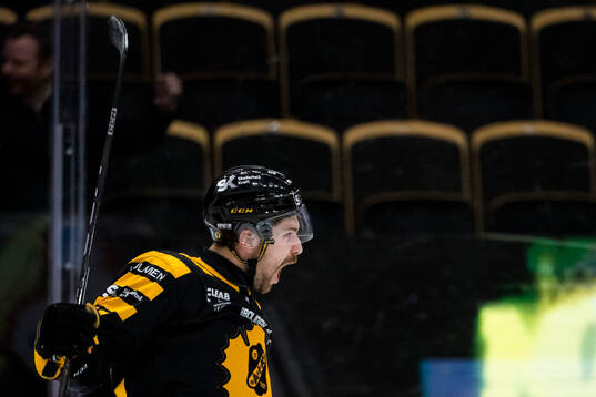 Skellefteås Arvid Lundberg jublar