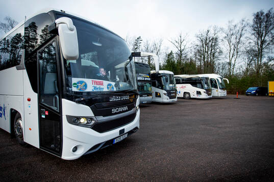 Tyringe hockey tränare Mats Lusth kör lagets buss till en