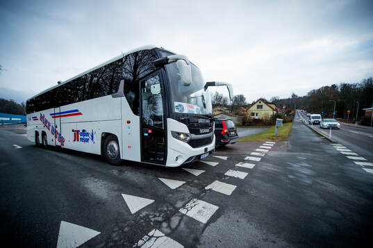 Tyringe hockey tränare Mats Lusth kör lagets buss till en