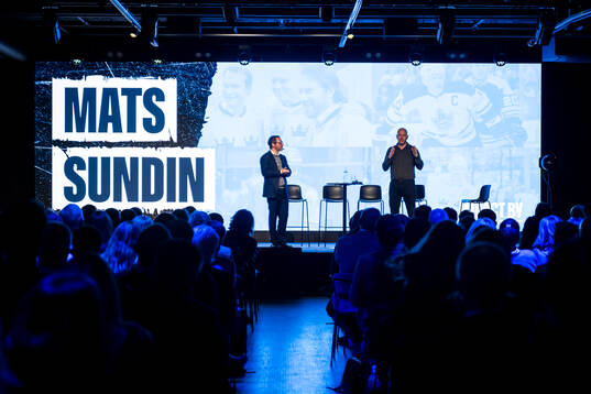Moderator Martin Carlsson-Wall och Mats Sundin