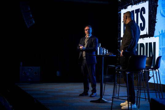 Moderator Martin Carlsson-Wall och Mats Sundin