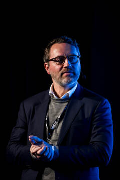 Moderator Martin Carlsson-Wall