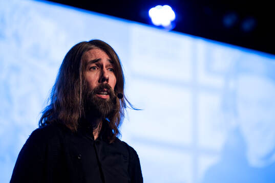 Micael Dahlen, professor i välmående, välfärd och lycka