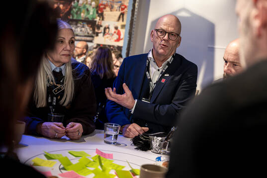 Representanter från Örebro vid en gruppövning