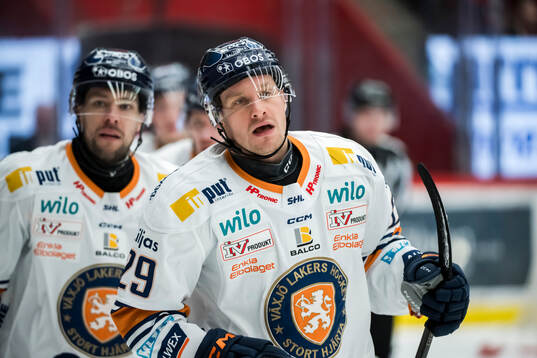 Växjös Sebastian Strandberg jublar