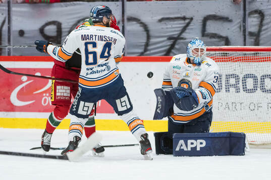 Växjös målvakt Emil Larmi och Eric Martinsson