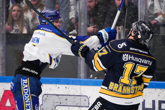 Leksands Joonas Lyytinen och HV71s Isac Brännström