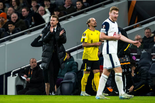 Head coach Oscar Hiljemark, Niklas Hult of Elfsborg and