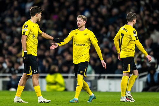 Besfort Zeneli and Simon Hedlund of Elfsborg