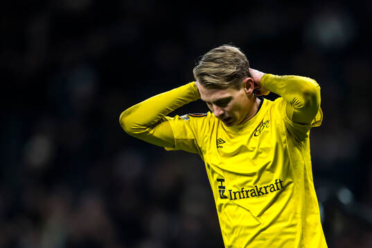 Simon Hedlund of Elfsborg looks dejected