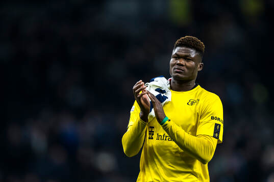 Terry Yegbe of Elfsborg looks dejected