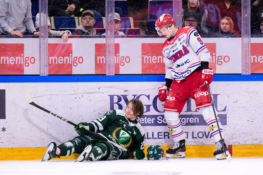 Färjestads Oskar Steen och Timrås Sebastian Hartmann