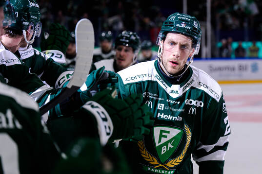 Färjestads Per Åslund jublar
