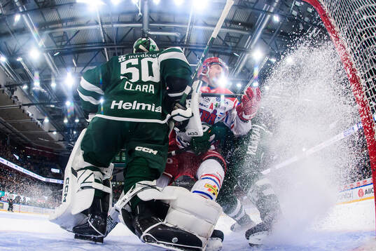 Färjestads målvakt Damian Clara och Timrås Jonathan