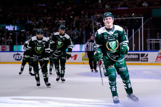 Färjestads Alexander Ljungkrantz jublar