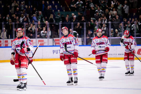 Timrås Anton Wedin, Simon Forsmark och Anton Lander deppar