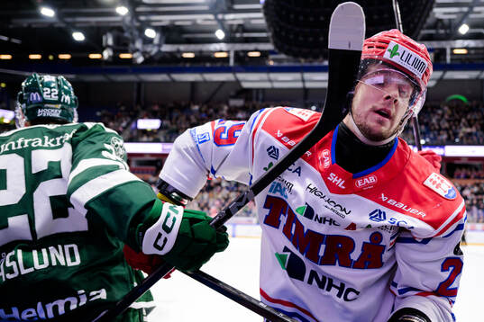 Färjestads Per Åslund och Timrås Filip Hållander