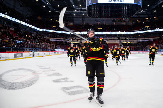Brynäs Axel Andersson jublar