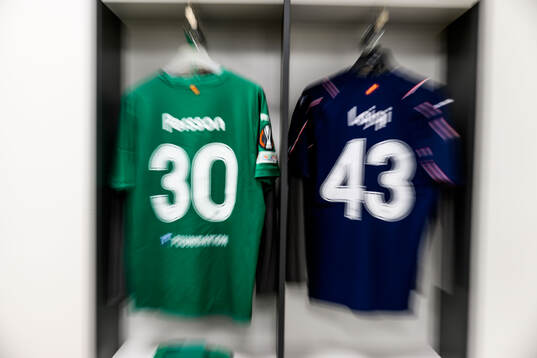 The kit of goalkeeper Joakim Persson and Gentian Lajqi