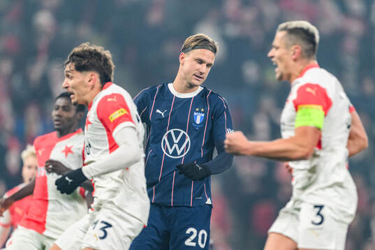 Erik Botheim of Malmö FF looks dejected