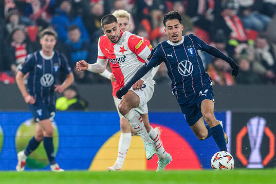 Ondrej Lingr of Slavia Prag and Adrian Skogmar of Malmö FF
