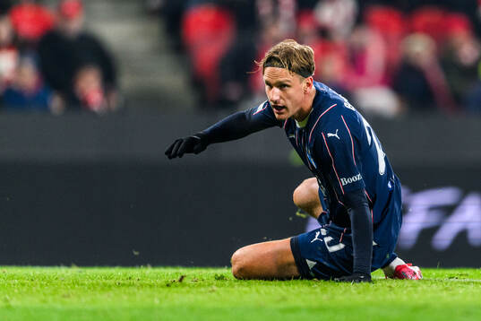 Erik Botheim of Malmö FF looks dejected
