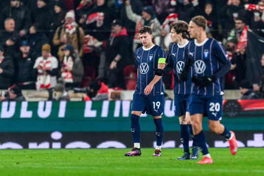 Colin Rösler of Malmö FF looks dejected