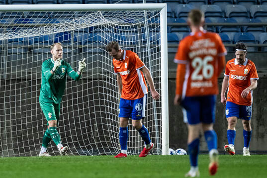 Goalkeeper Pontus Dahlberg of IFK Göteborg