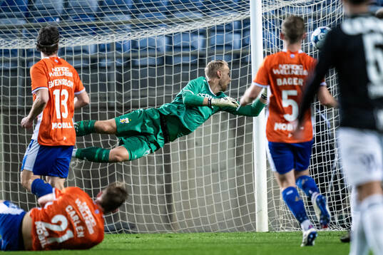 Goalkeeper Pontus Dahlberg of IFK Göteborg