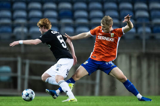 Elias Sandrød of Rosenborg and David Kruse of IFK Göteborg