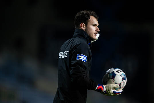 Goalkeeper Elis Bishesari of IFK Göteborg