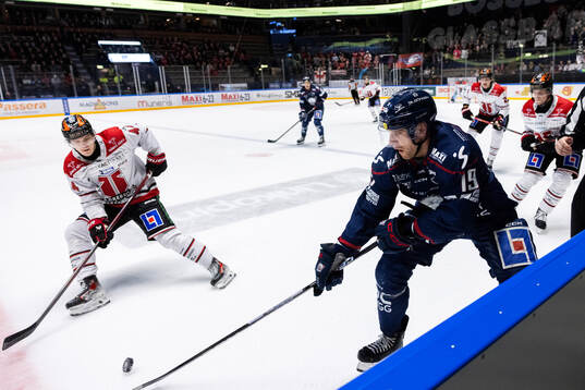Örebros Melvin Fernström och Linköpings Patrick Russell