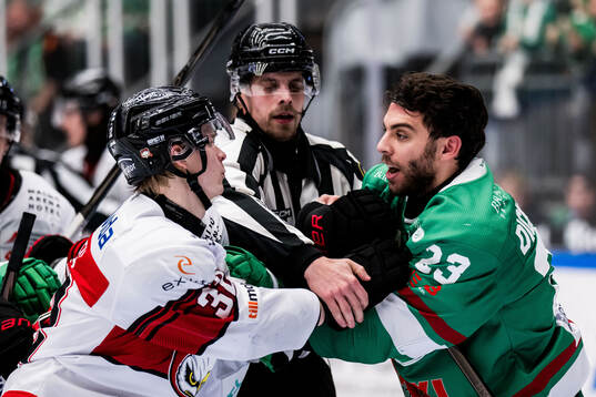 Malmö Redhawks Joona Ikonen och Rögles Josh Dickinson