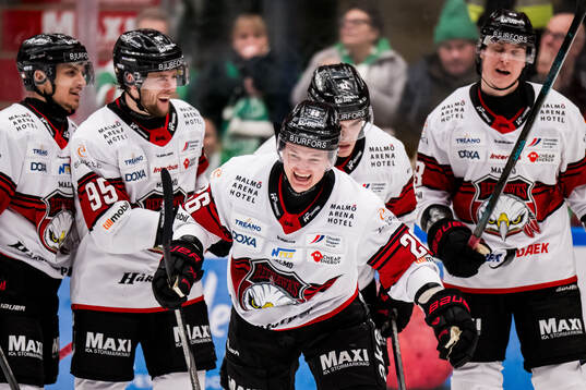 Malmö Redhawks Teemu Kivihalme jublar
