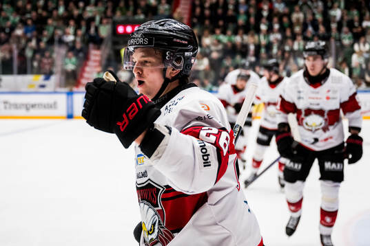 Malmö Redhawks Teemu Kivihalme jublar