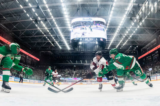 Malmö Redhawks Carl Persson gör 0-2 målet