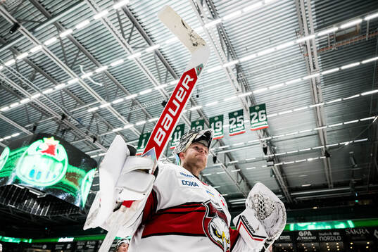 Malmö Redhawks målvakt Daniel Marmenlind jublar