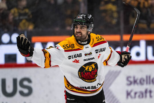 Luleås Frederic Allard reagerar