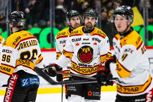 Luleås Frederic Allard deppar med lagkamrater