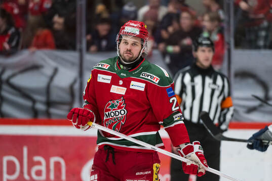 Modos Måns Carlsson deppar