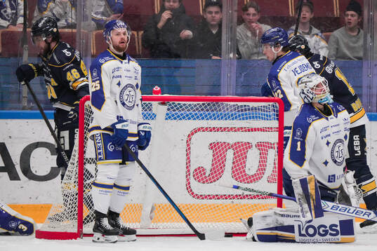 Leksands Lucas Elvenes och målvakt Marcus Gidlöf deppar