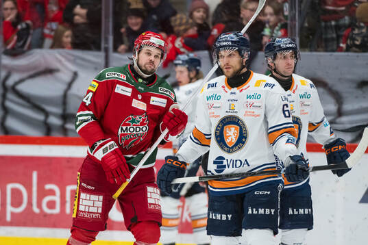 Modos Måns Carlsson deppar