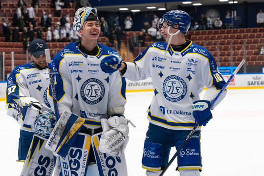 Leksands målvakt Jakob Hellsten , Marcus Gidlöf och Anton