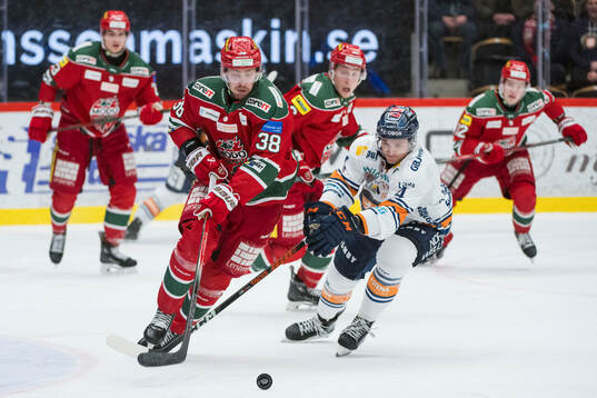 Modos Johan Södergran och Växjös Keegan Lowe