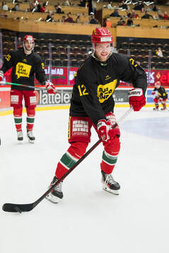 Modos Oscar Pettersson iAjabaja Cancer kampanjens tröjor