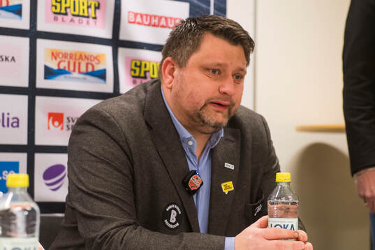 Modos tränare Mattias Karlin